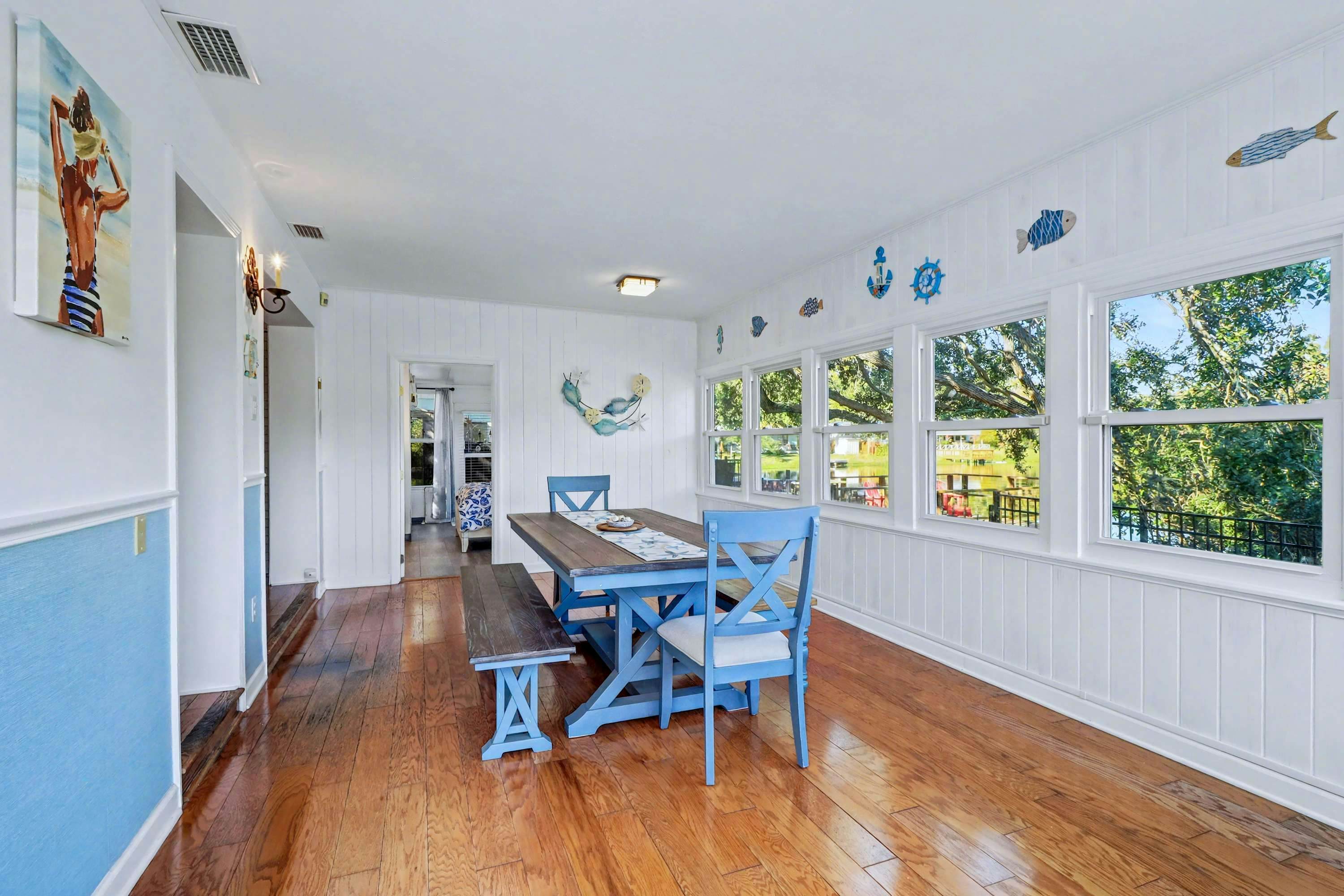 Cozy Lakefront Retreat Near Gulf Beaches & Dining