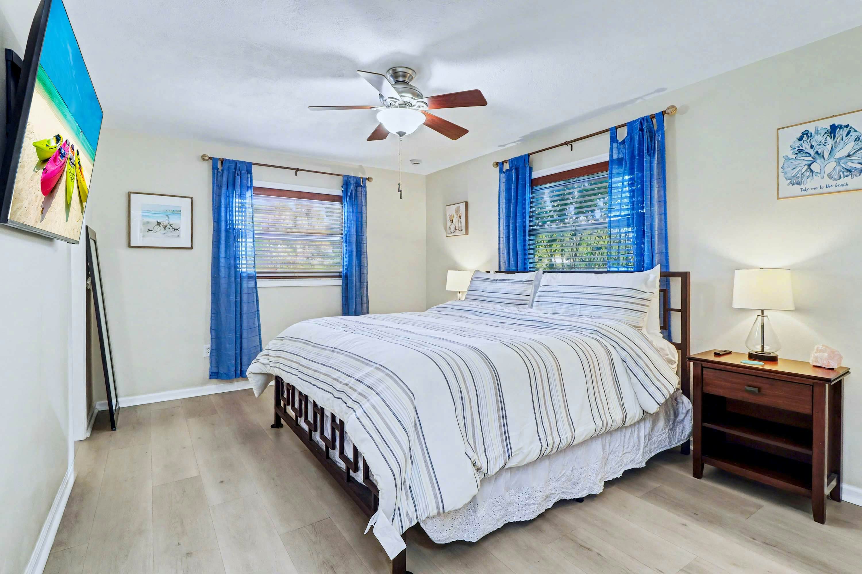 Cozy Lakefront Retreat Near Gulf Beaches & Dining