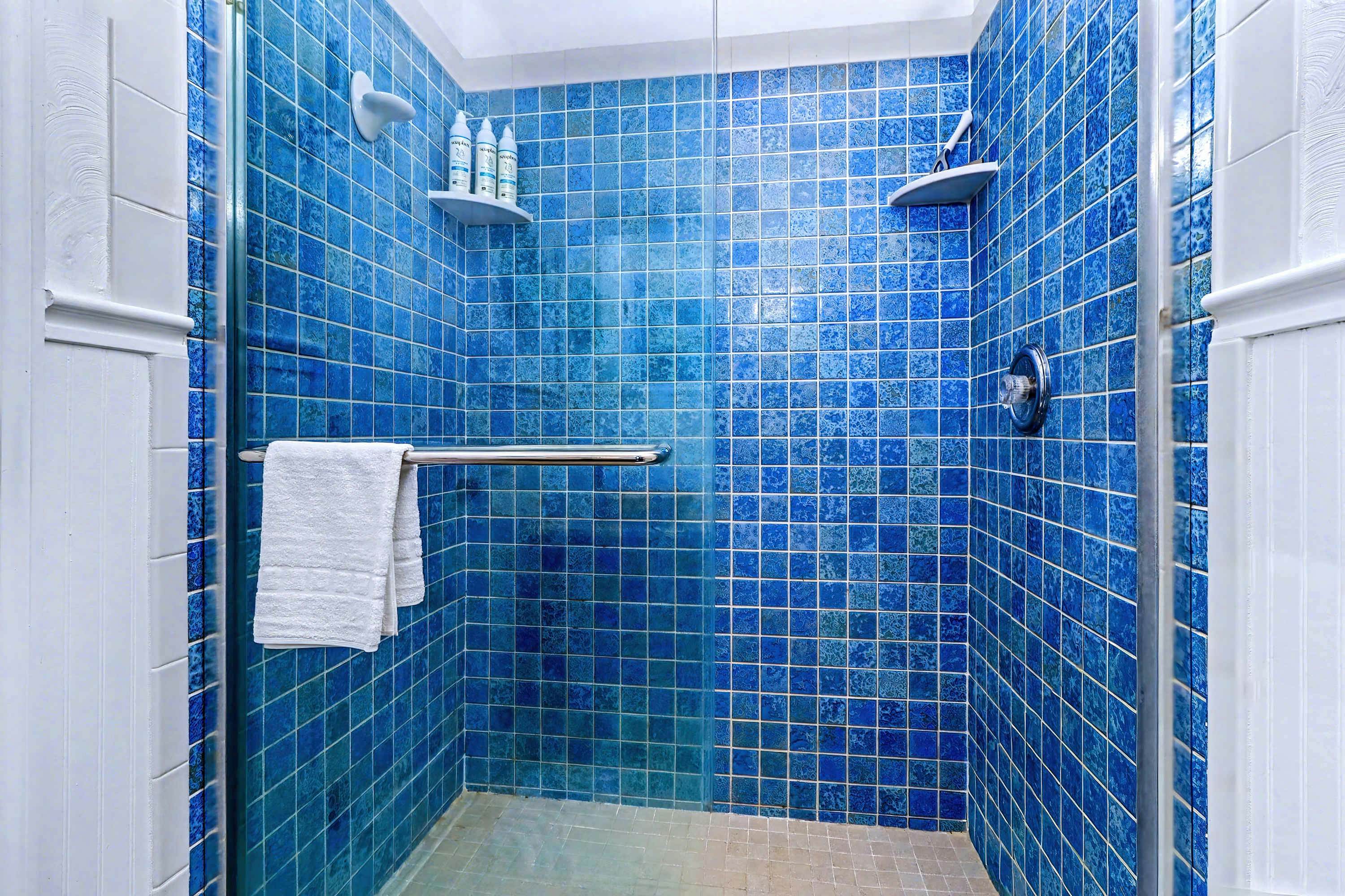 Cozy Lakefront Retreat Near Gulf Beaches & Dining