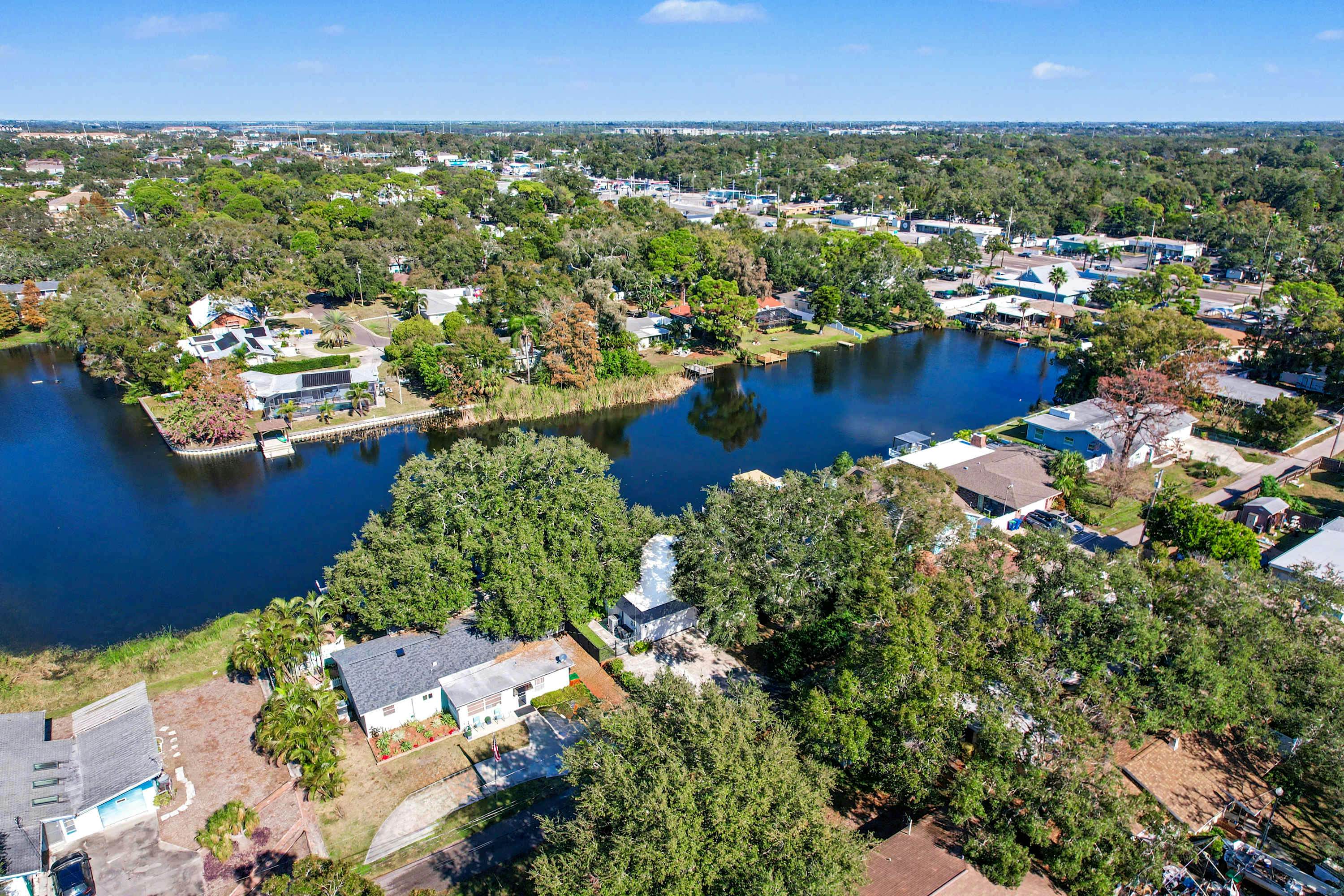 Cozy Lakefront Retreat Near Gulf Beaches & Dining