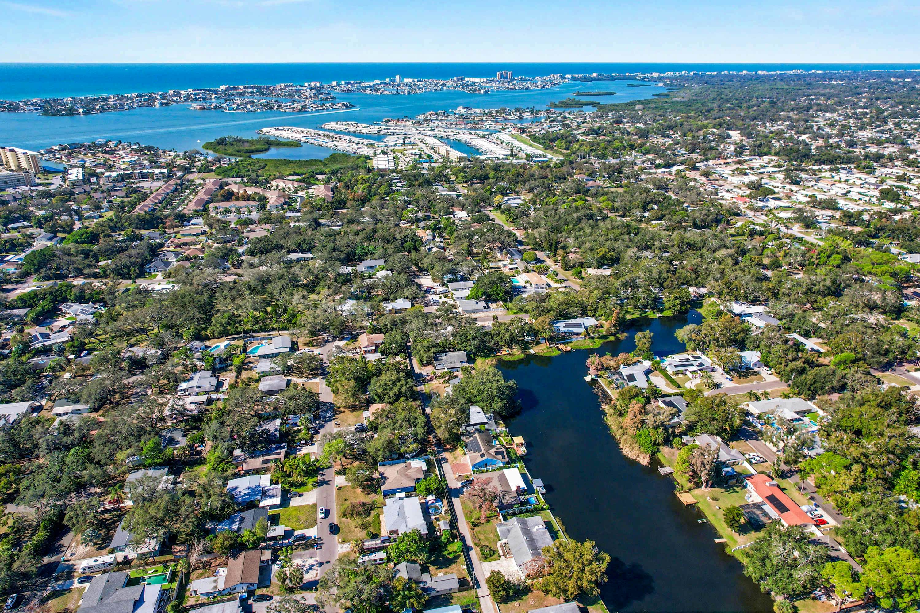 Cozy Lakefront Retreat Near Gulf Beaches & Dining