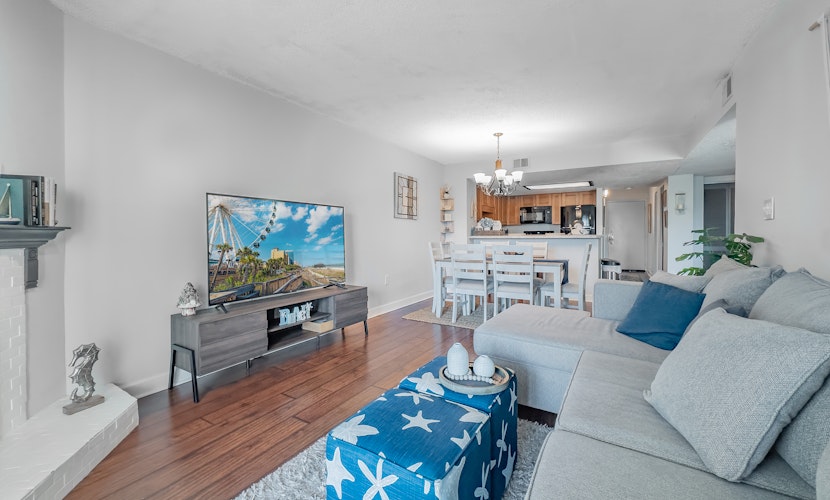 Spacious Pool View Condo! Short Walk to Beach! Sea Mark Tower 204