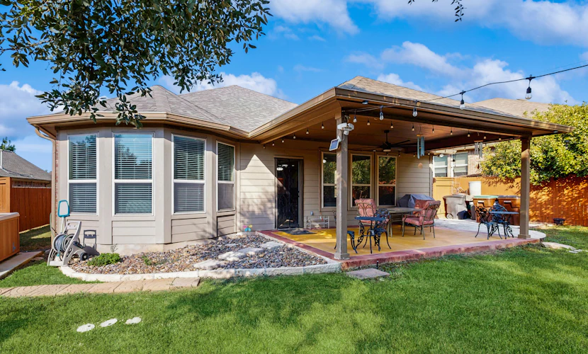 3BR Home w, foosball! Close to Six Flags