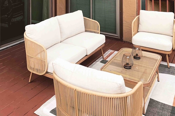 Dog-friendly condo with a gas fireplace, washer/dryer, AC, & cable TV