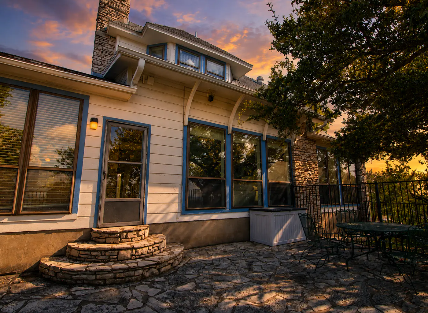 Maverick Mountaintop Retreat