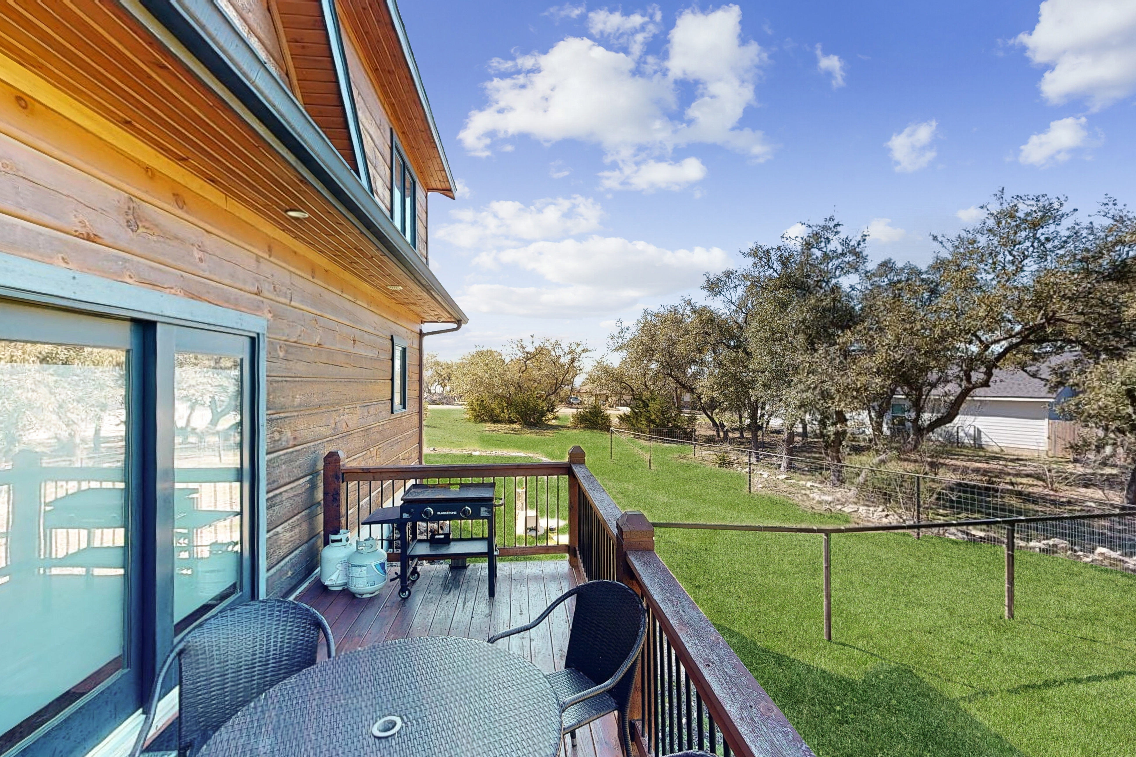 Luxe Lake Living with Bonus Bunk Area & Private Boat Parking - Dogs Welcome