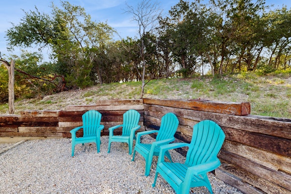 Modern home on half acre with amazing Hill Country location, scenic deck & AC