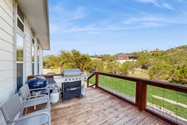 Modern home on half acre with amazing Hill Country location, scenic deck & AC