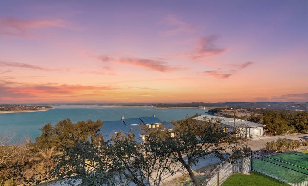 Spacious l Beautiful views l Gameroom l Dog-friendly