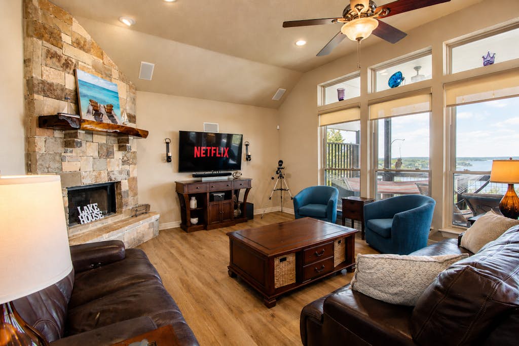 Spacious l Beautiful views l Gameroom l Dog-friendly