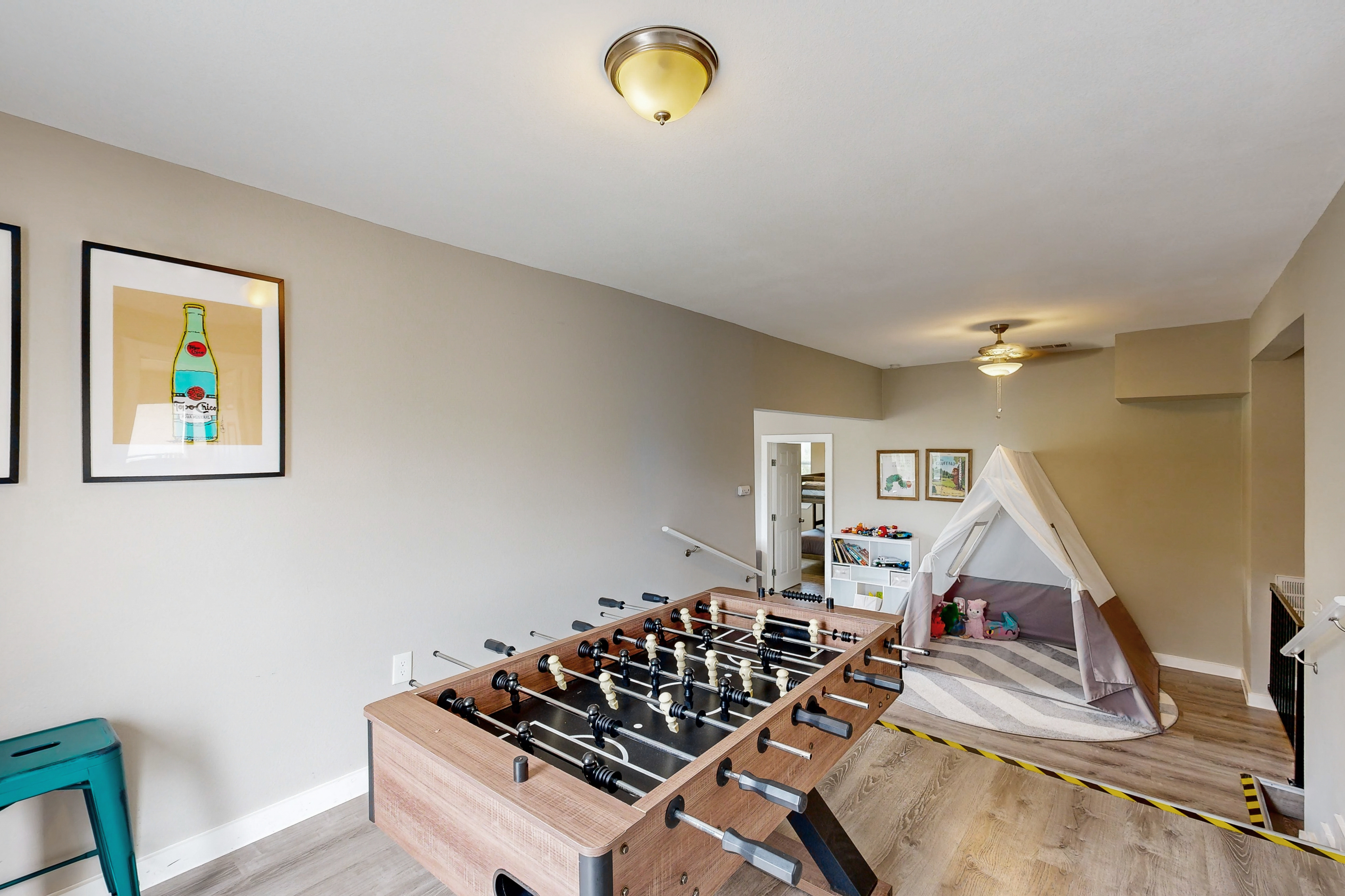 Lovely home on 2+ acres with views, firepit & outdoor kitchen - wedding perfect