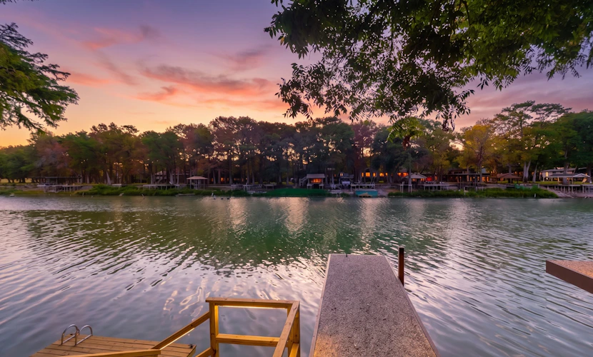 Funshine | Riverfront house in Mc Queeney with guest house, river views, grill