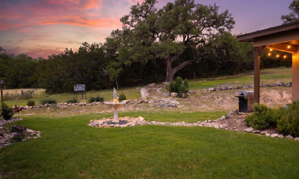 Steps to Remi's Ridge & Hayes Hollow Century Oak Casita - Near Canyon Lake