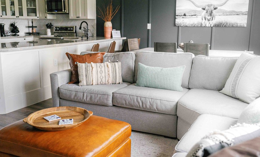 Luxury Condo on Guadalup River-5 Star Amenities-Walk to Gruene