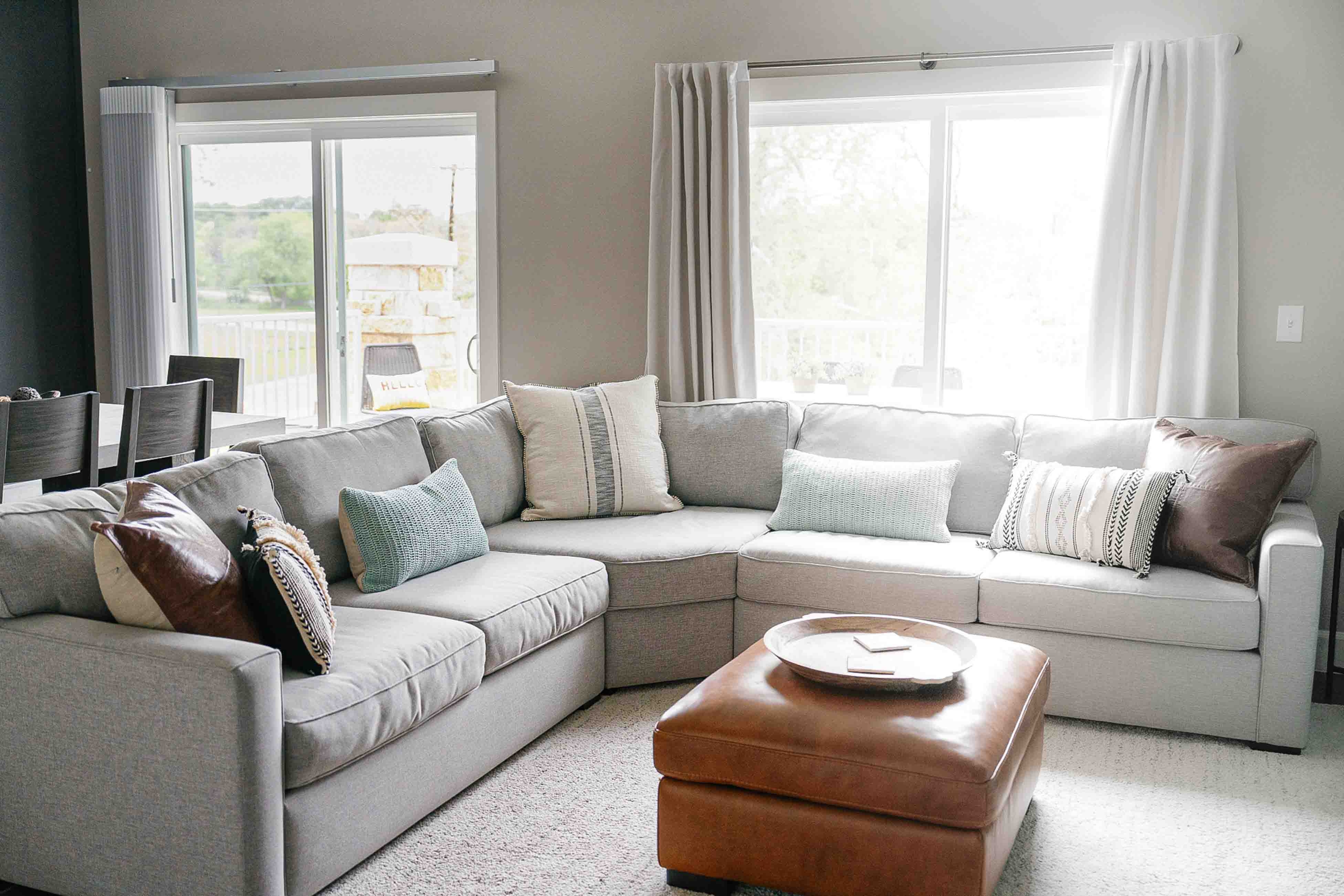 Luxury Condo on Guadalup River-5 Star Amenities-Walk to Gruene