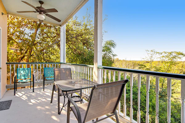 River view condo with a pool, washer/dryer, central AC - snowbirds welcome