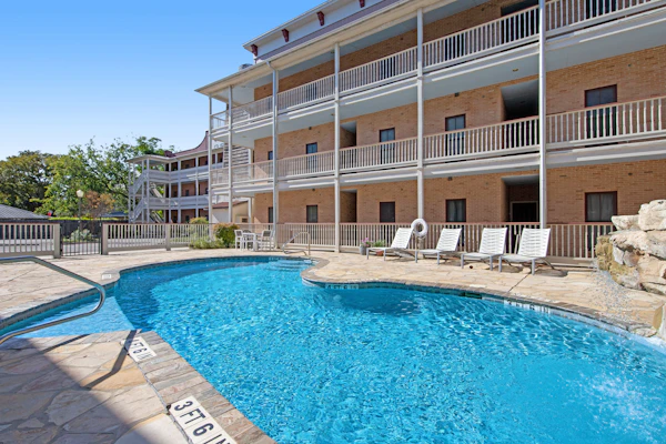 River view condo with a pool, washer/dryer, central AC - snowbirds welcome