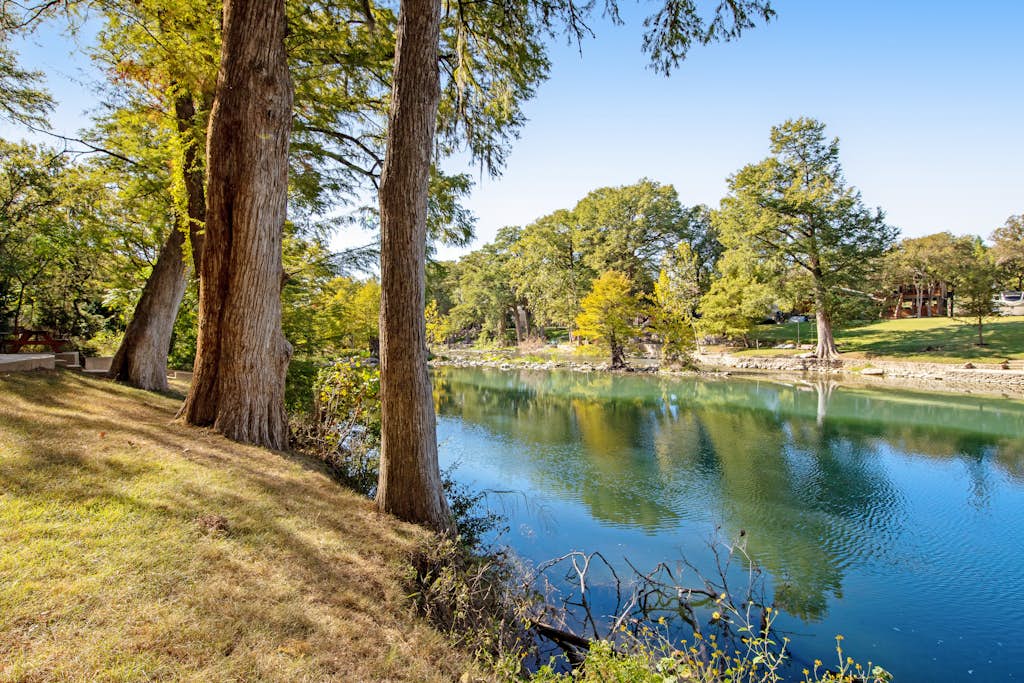 River view condo with a pool, washer/dryer, central AC - snowbirds welcome