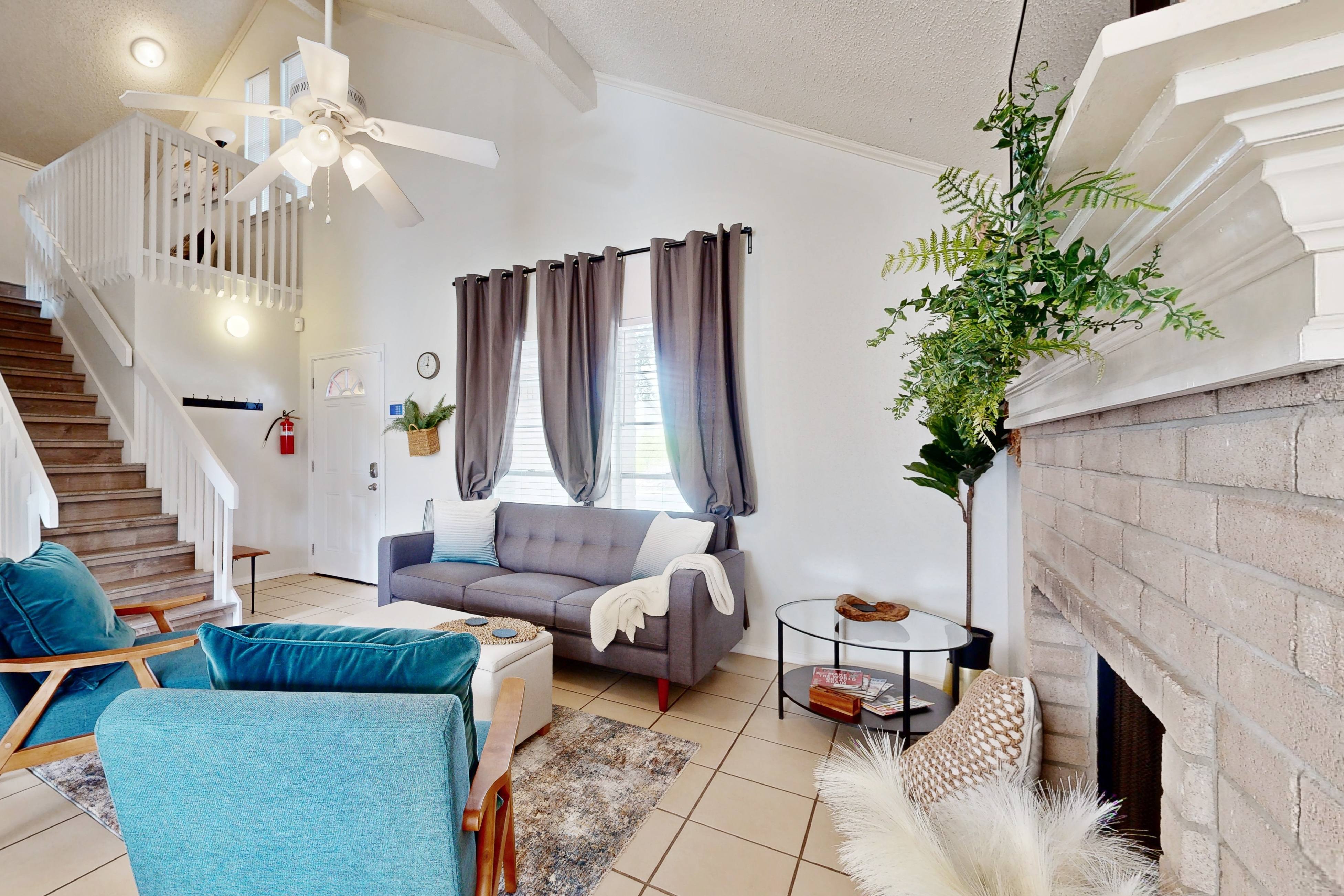 Spacious dog-friendly home, close to park with patio, AC, & W/D