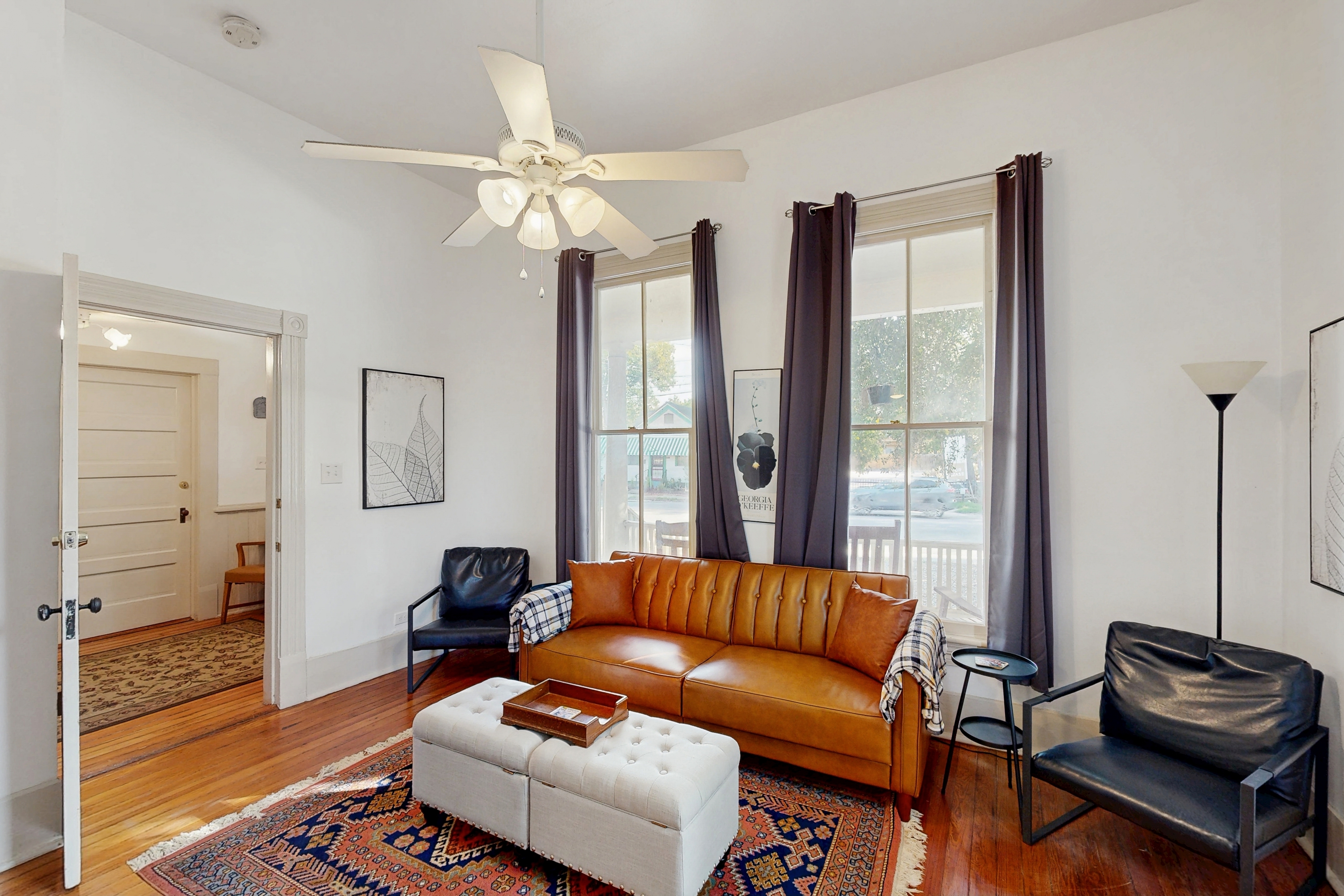 Downtown duplex with patio, enclosed backyard, washer/dryer - near downtown