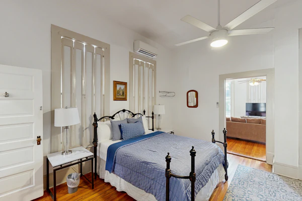 Downtown duplex with patio, enclosed backyard, washer/dryer - near downtown