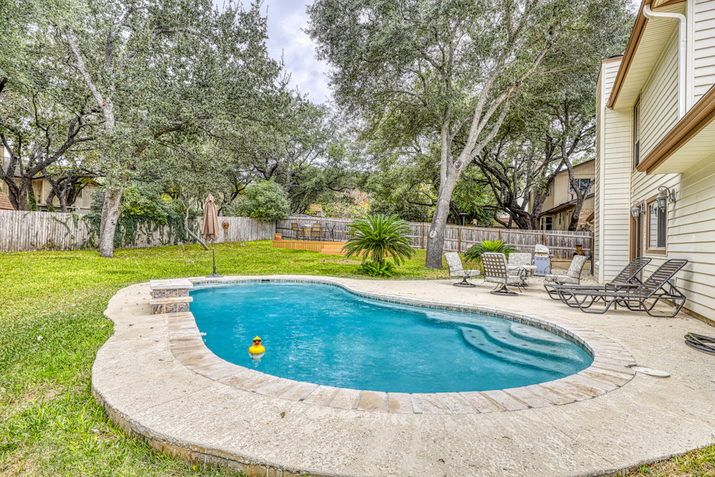 Three King Beds, Private Pool And Dog Friendly