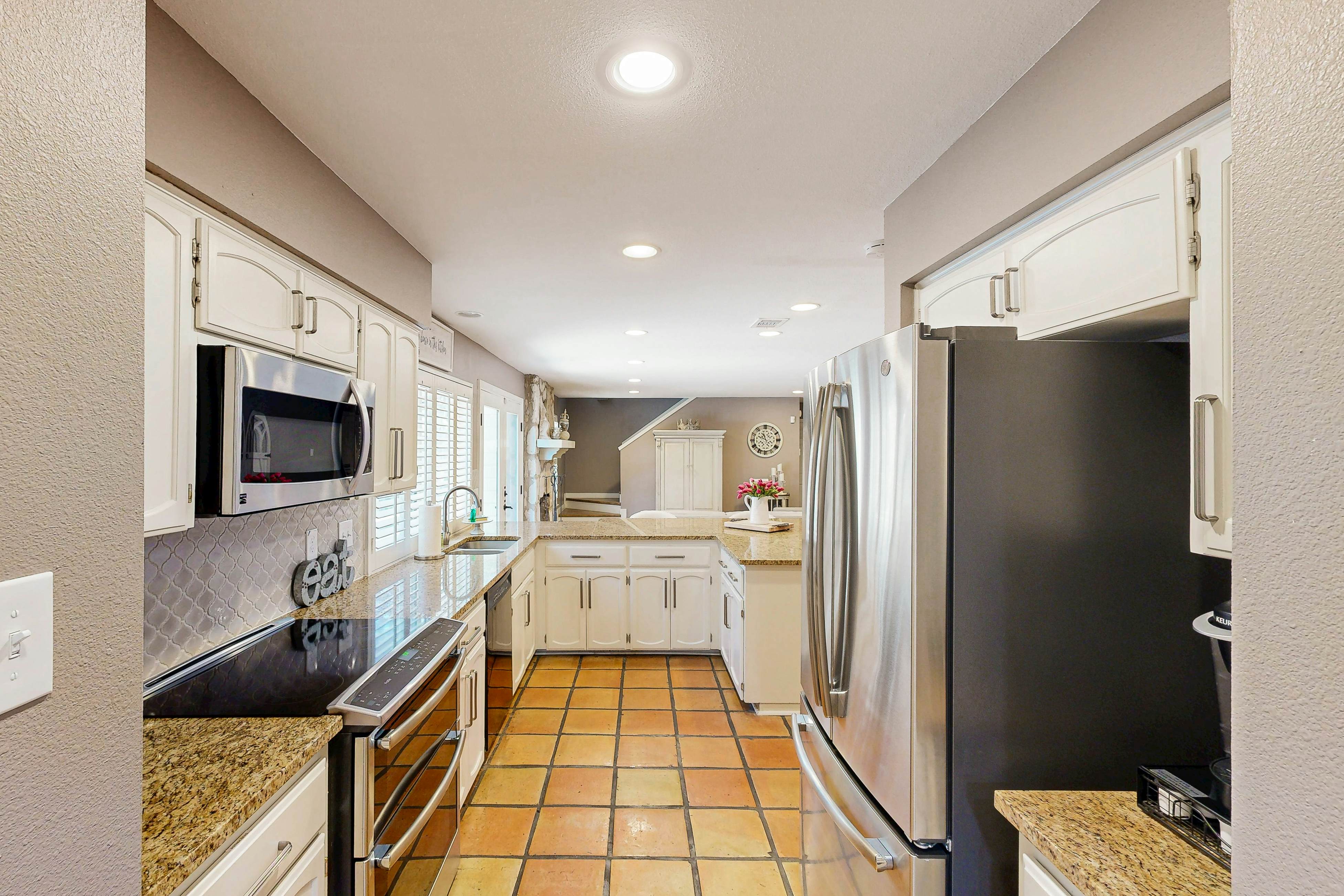 Three King Beds, Private Pool And Dog Friendly