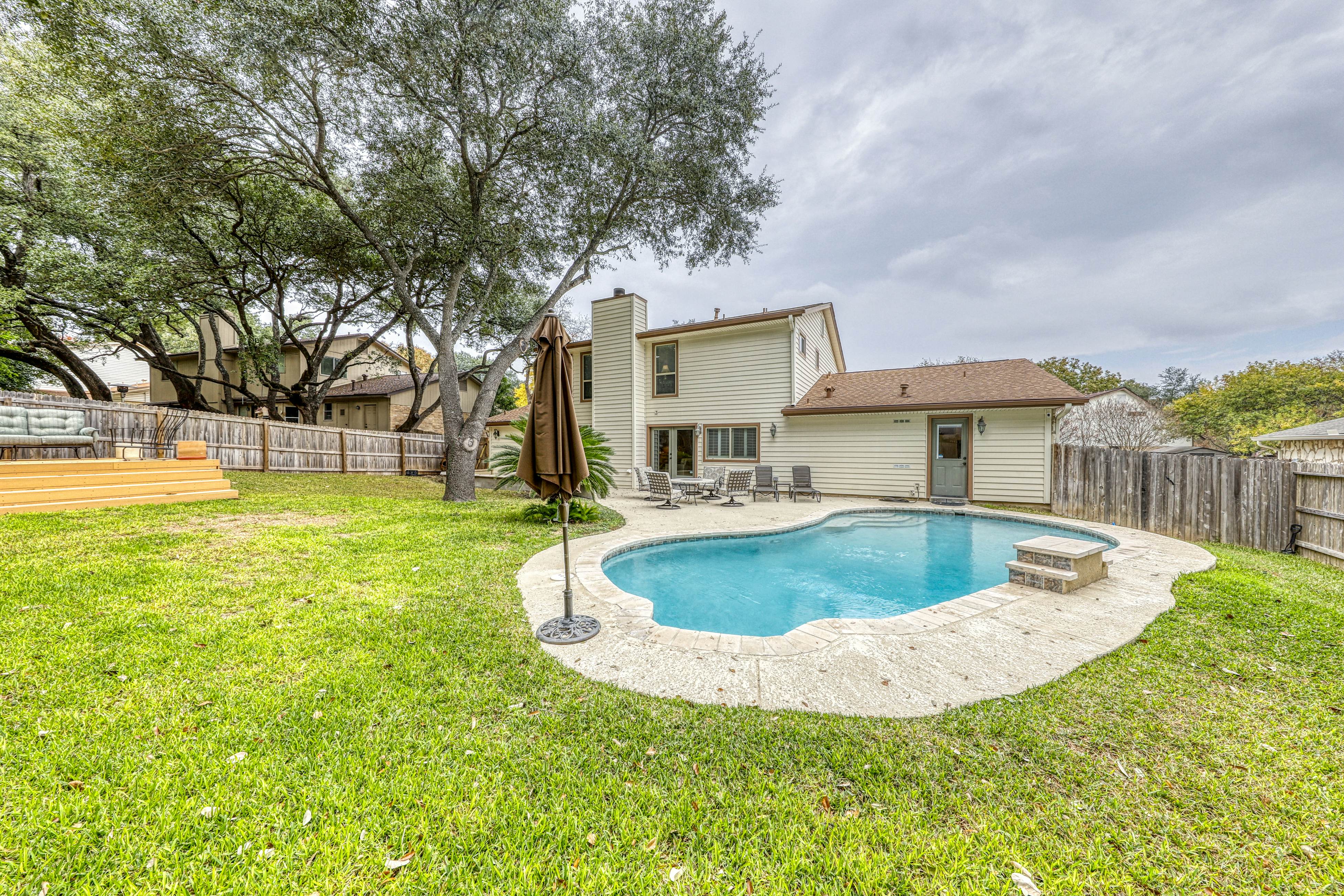 Three King Beds, Private Pool And Dog Friendly