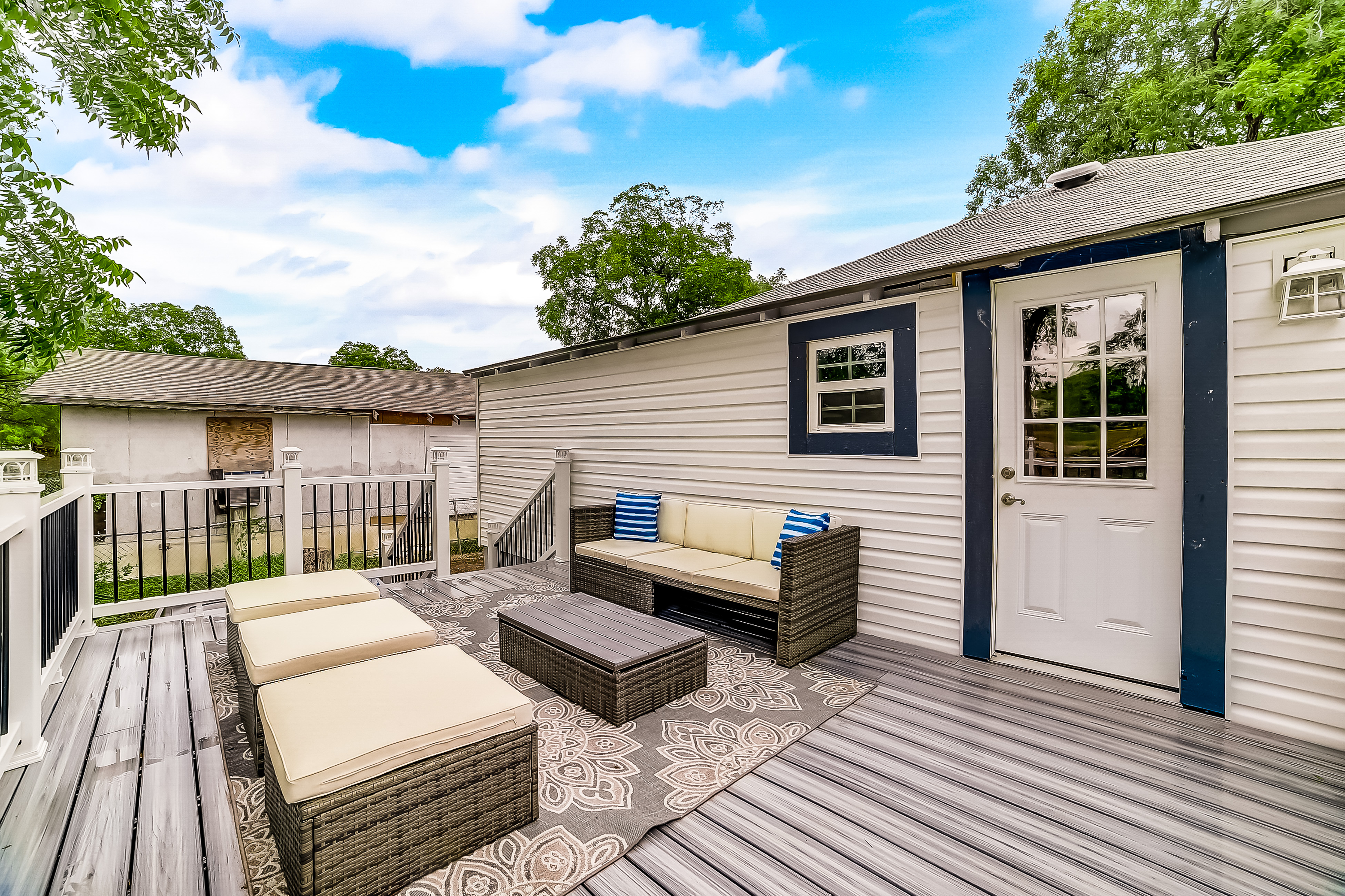 Roomy, modern farmhouse escape in the heart of downtown with central AC & heat