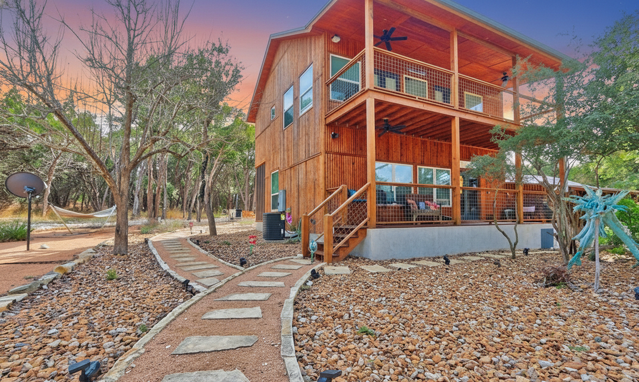 Modern Hill Country Multi-unit w/kitchen, WIFI, patio, private pool & hot tubs