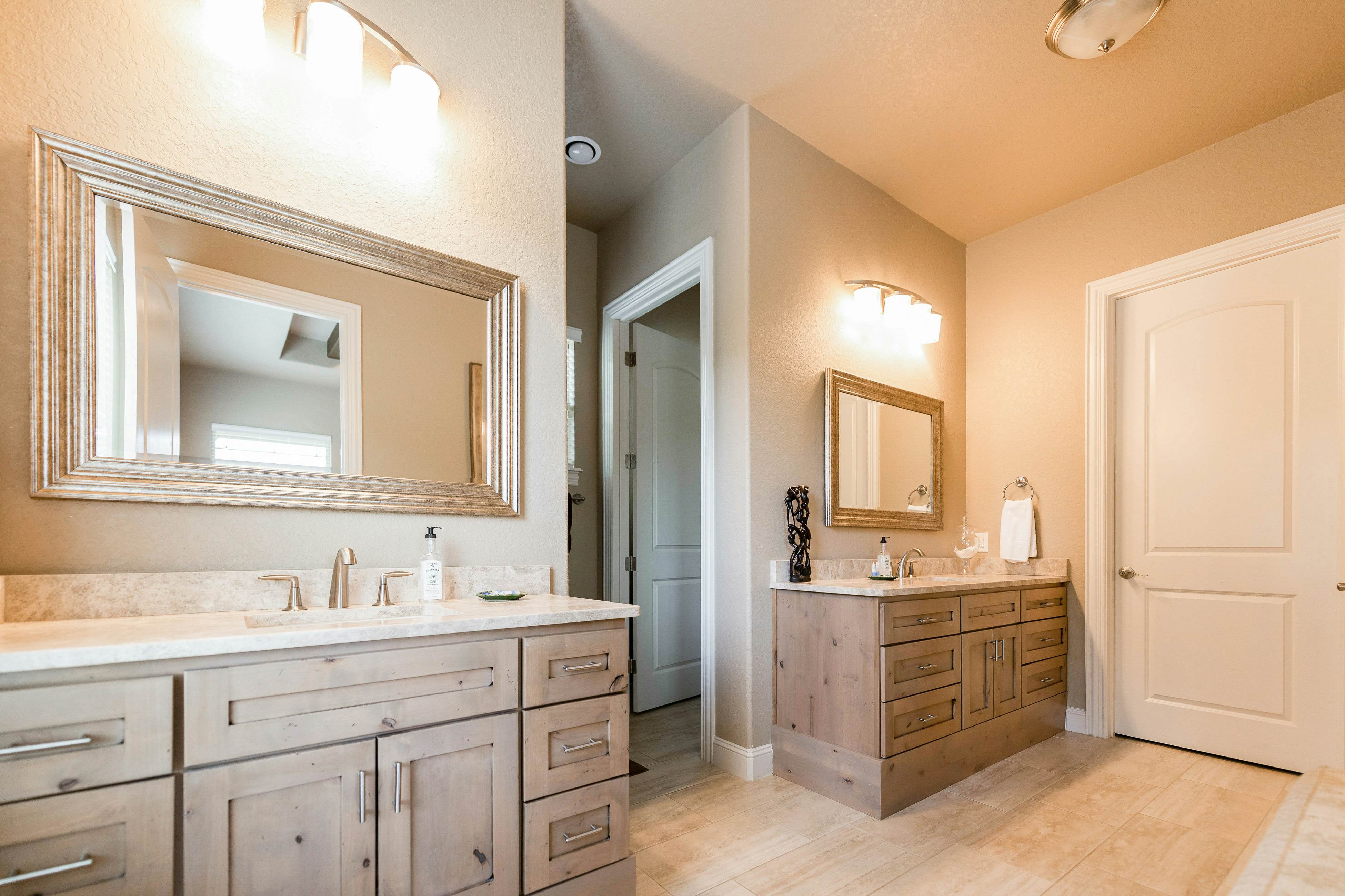 Century Oak House - Main