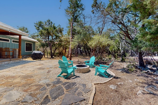 Tanglewood Retreat | Updated house in Spring Branch with a large yard