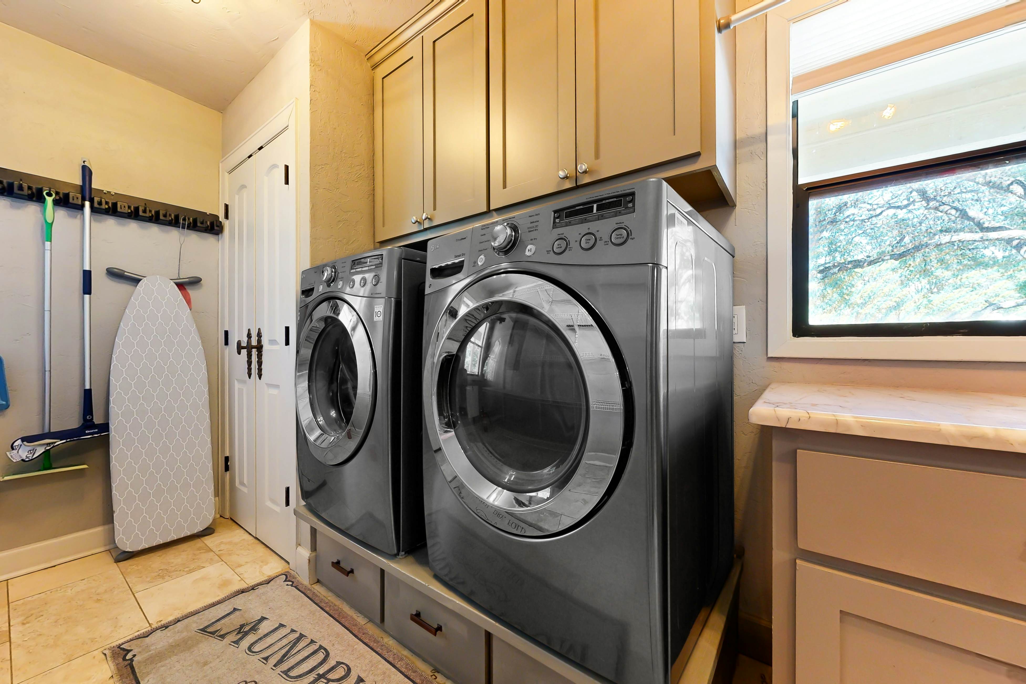 Meadow Creek House and Cottage