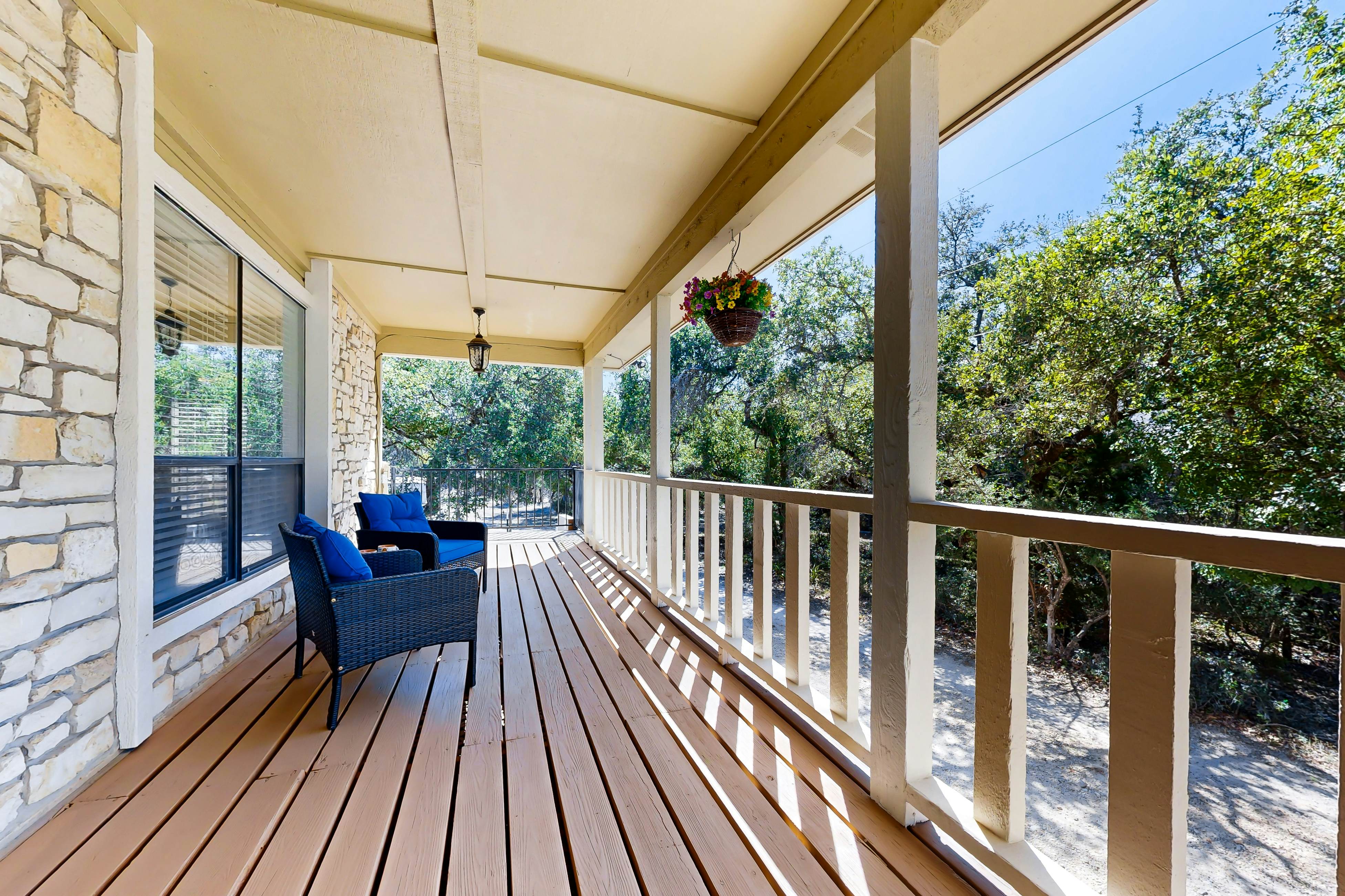 Meadow Creek House and Cottage