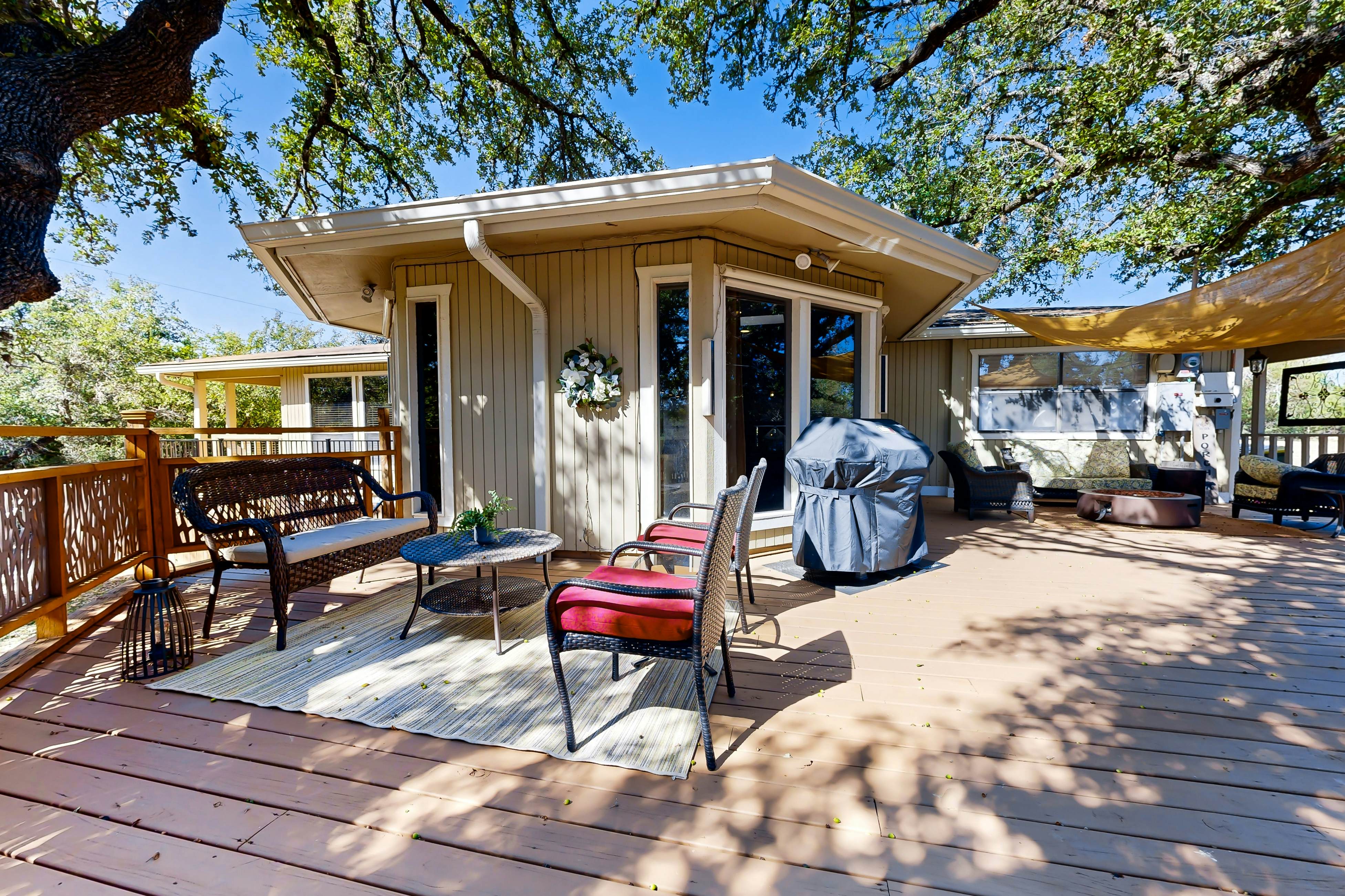 Meadow Creek House and Cottage