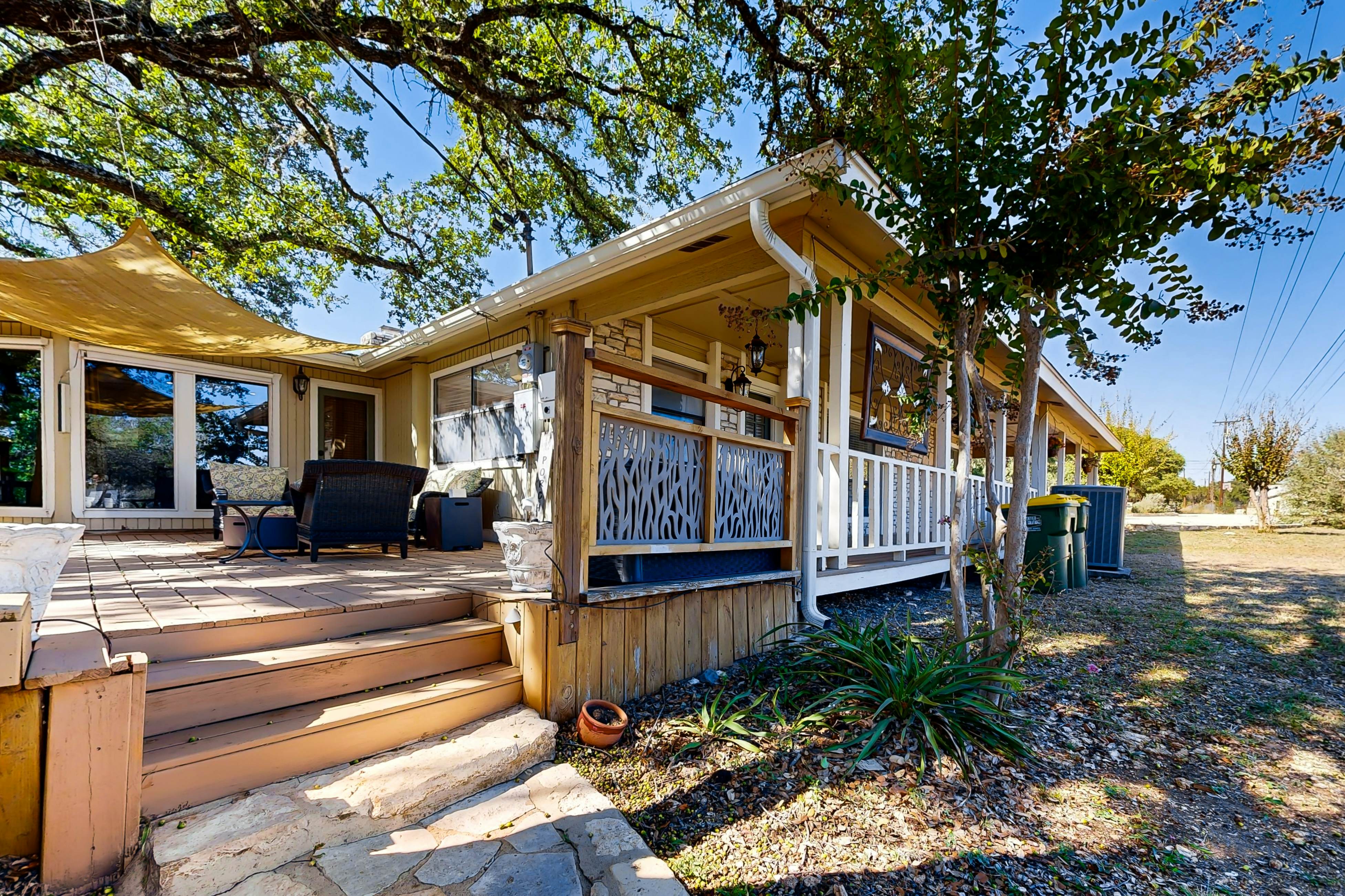 Meadow Creek House and Cottage
