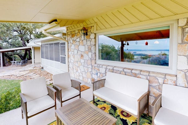 Sunny home with covered patio, grill, beautiful views, lawn, streaming, W/D, AC