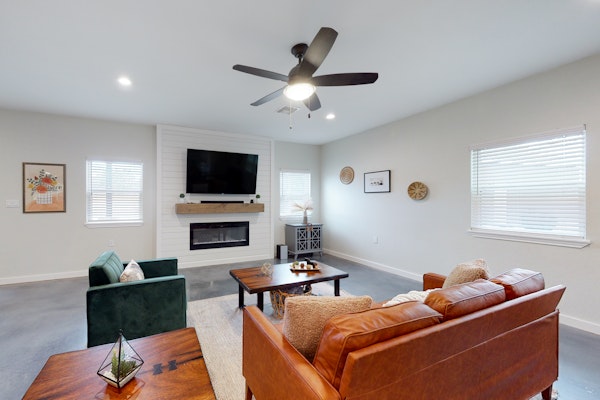 Secluded home with firepit, gas grill, central AC, game room, W/D