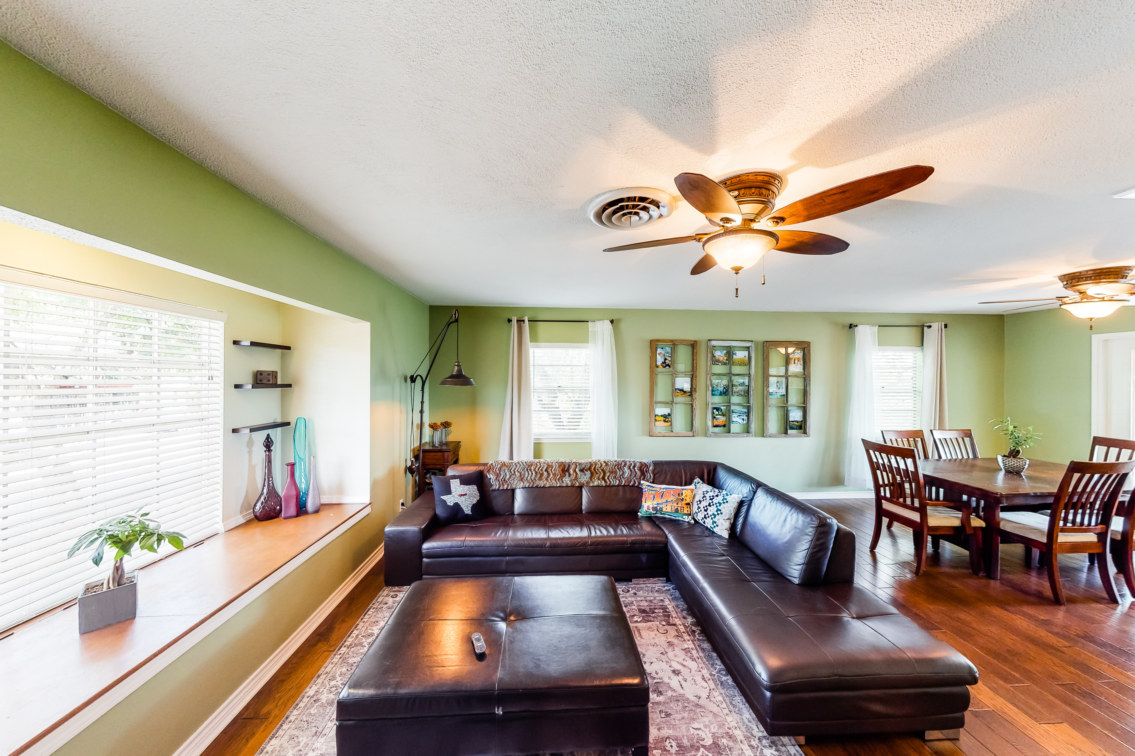 Dog-friendly home w/ private deck/enclosed yard/office space - close to lake