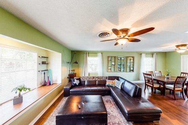 Dog-friendly home w/ private deck/enclosed yard/office space - close to lake