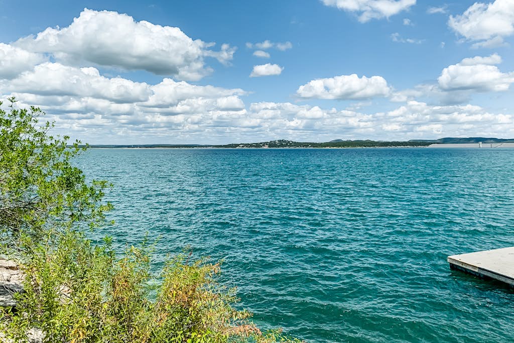 Dog-friendly home w/ private deck/enclosed yard/office space - close to lake