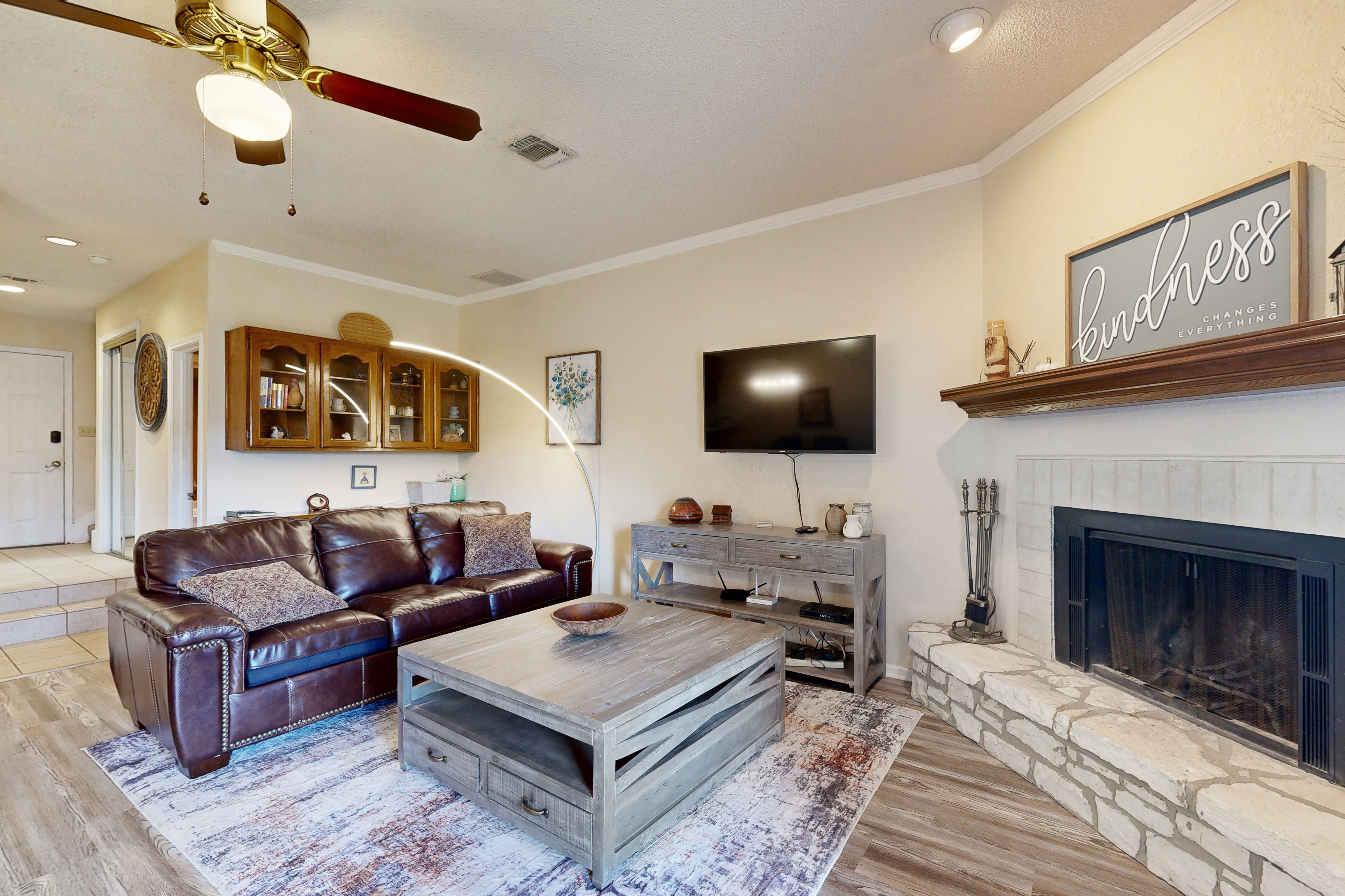 Two-Story Golf Course Front Condo w/Balconies, Free WiFi, Gas Grill, Central A/C