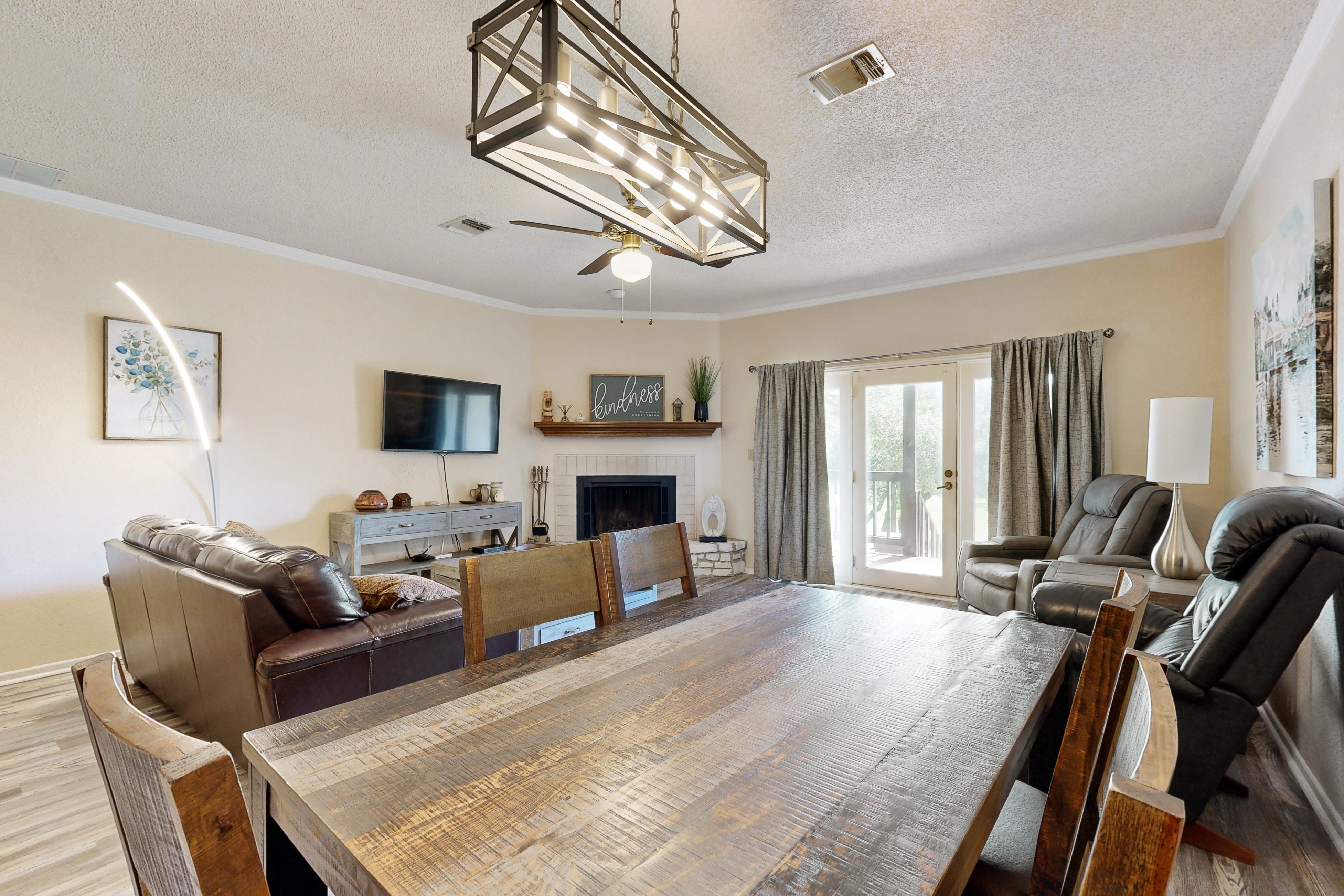 Two-Story Golf Course Front Condo w/Balconies, Free WiFi, Gas Grill, Central A/C