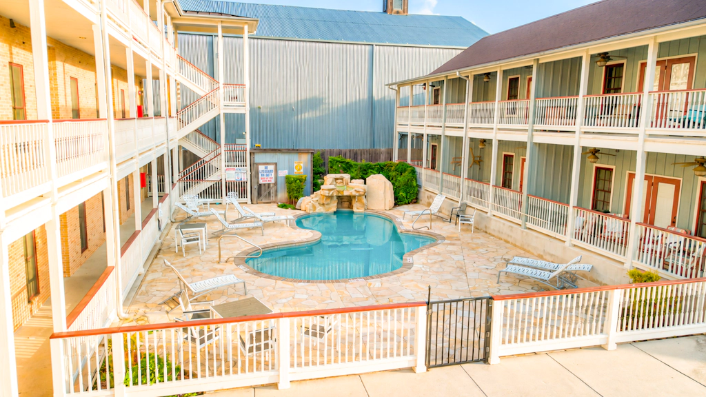 Gruene Envy - Unit 107 (The Village at Gruene)