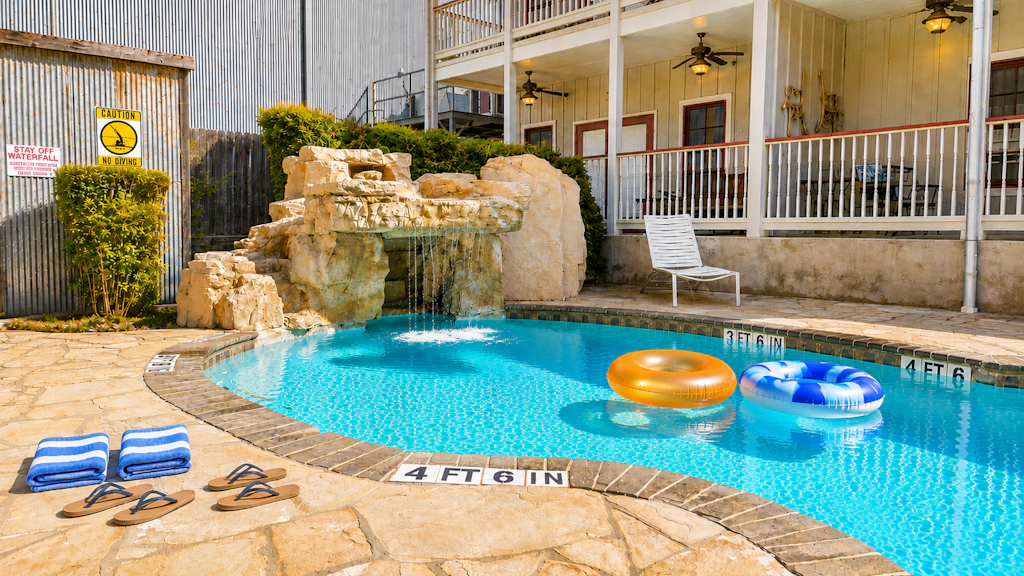 Gruene Envy - Unit 107 (The Village at Gruene)