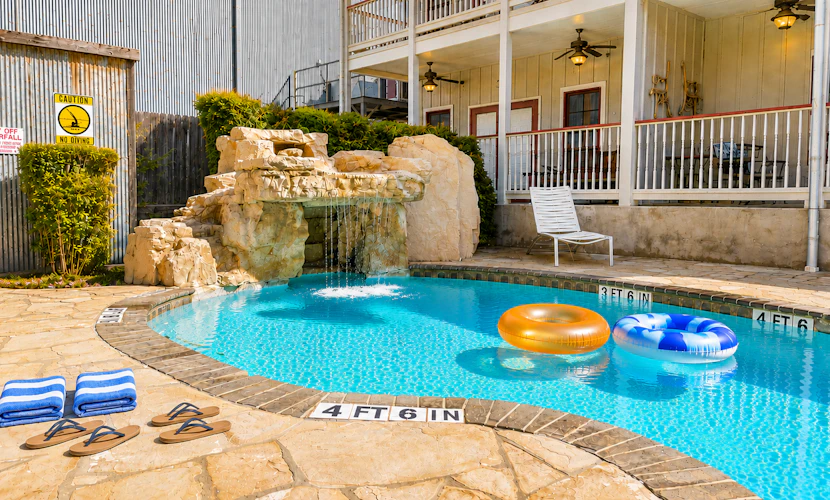 Gruene Envy – a first floor Poolside Condo with Guadalupe River Access