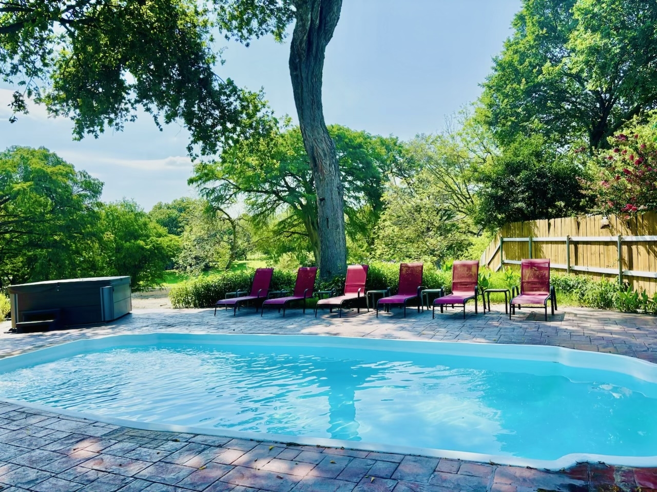 Idyllic waterfront getaway with private hot tub & deck views - near golf