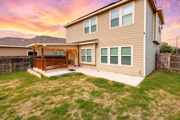 Spacious home with private yard, patio, grill, AC, & private W/D