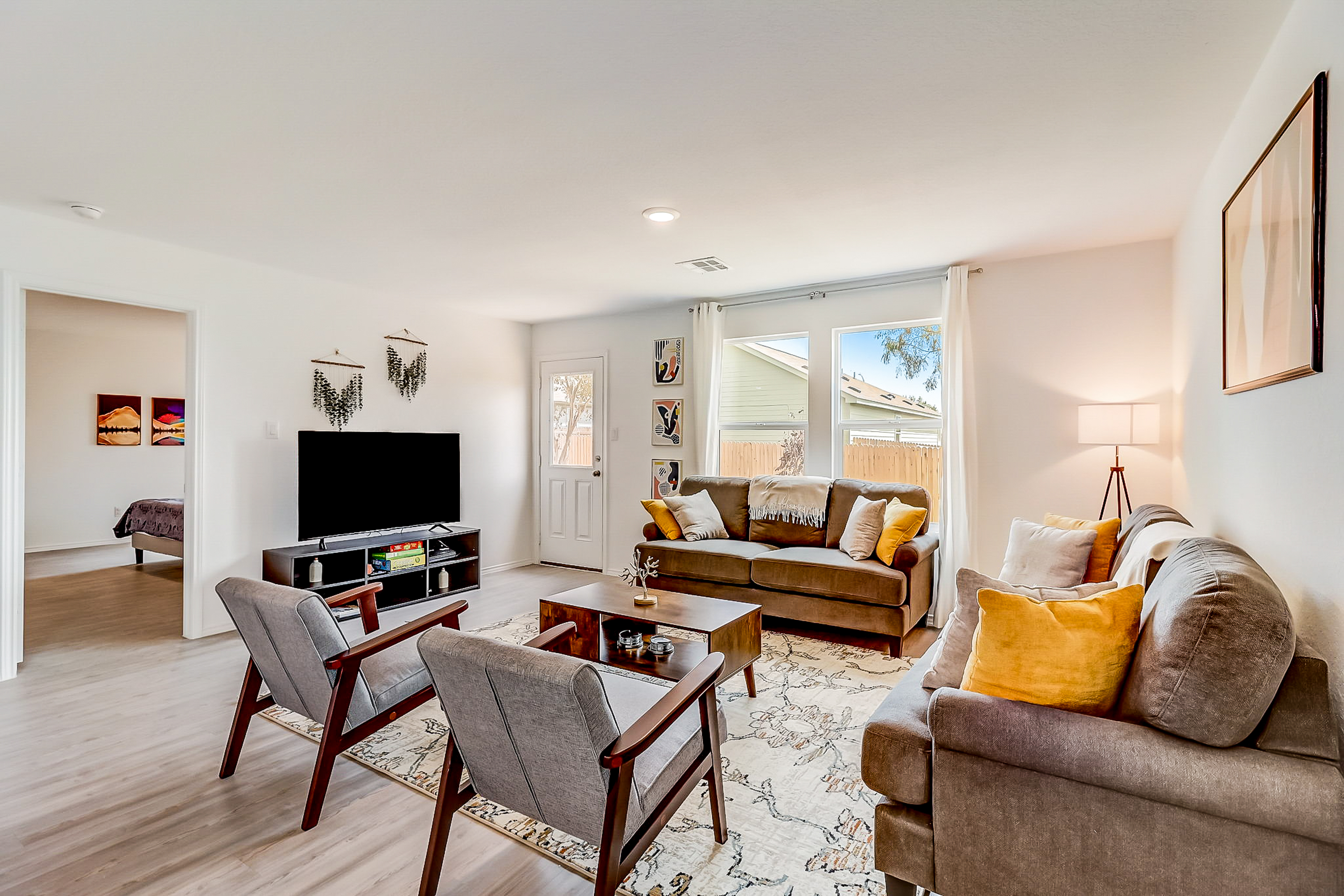 Lackland BMT Graduation stay with streaming & backyard