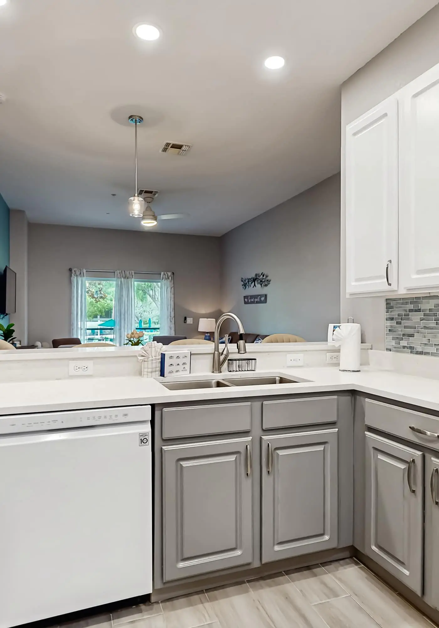 Exclusive 3BR villa: pools, near Disney magic
